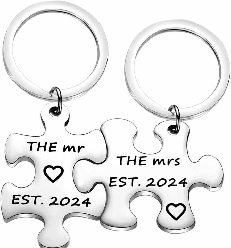 Wholesale FUSTMW Fustmw Couple Wedding Gifts Mr Mrs Est 2024 Keychain Set Newlyweds Gifts Wife Husband Engagement Gifts